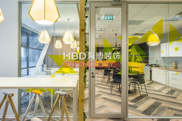 時尚辦公室設(shè)計,廣州裝修設(shè)計公司,時尚辦公室裝修,海博裝飾.jpg 時尚辦公室設(shè)計,廣州裝修設(shè)計公司,時尚辦公室裝修,海博裝飾.jpg